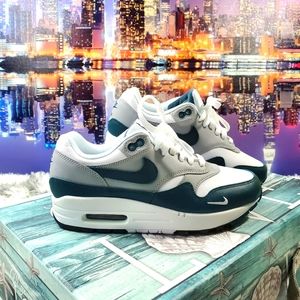 Nike Air Max 1 LV8
